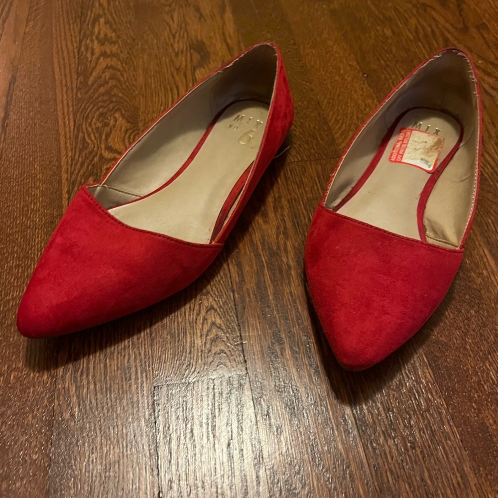 Red pointed toe ballet flats
